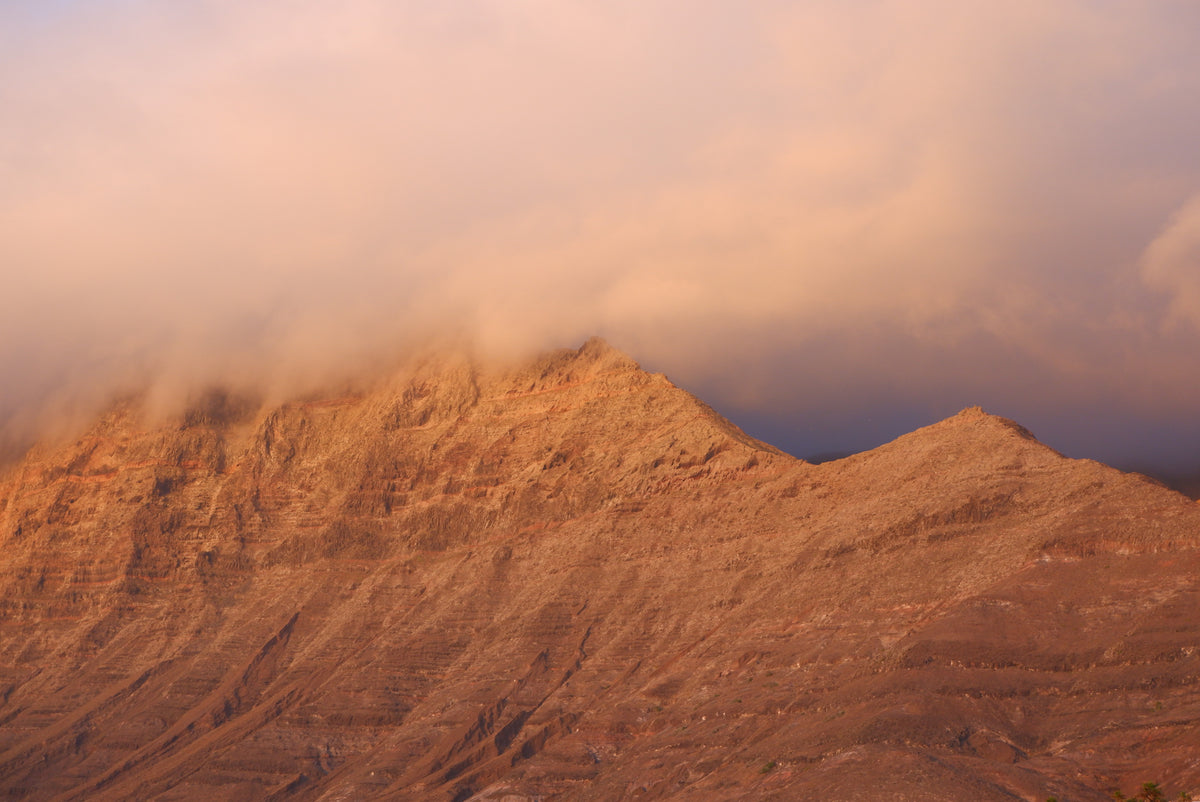paisaje de montañas en lanzarote